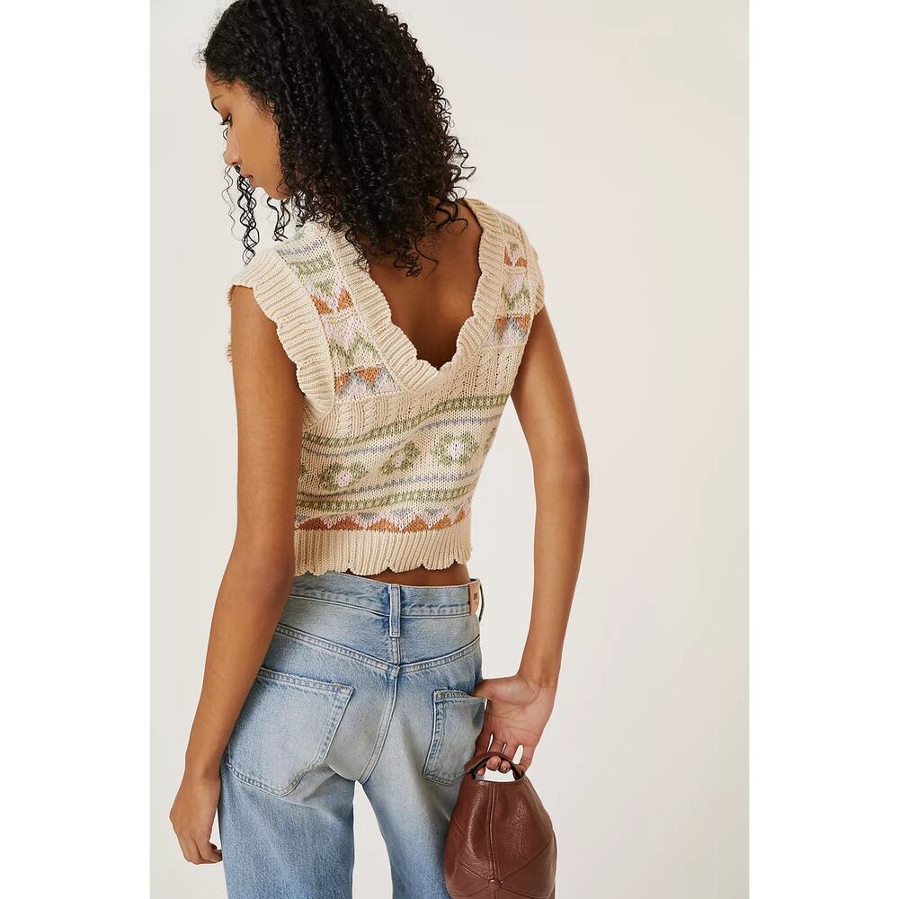 Anthropologie Cream Scalloped Sleeveless Sweater Vest - Picture 2 of 10